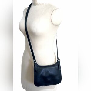 COACH VTG Hippie Saddle Bag Crossbody Purse Classic Slim Black Leather Y2K 9142